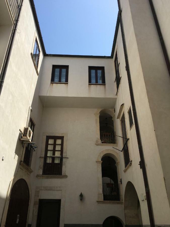 Maniace 57, Ortigia Historic Center, 200 Mt From The Beach Syracuse Eksteriør billede